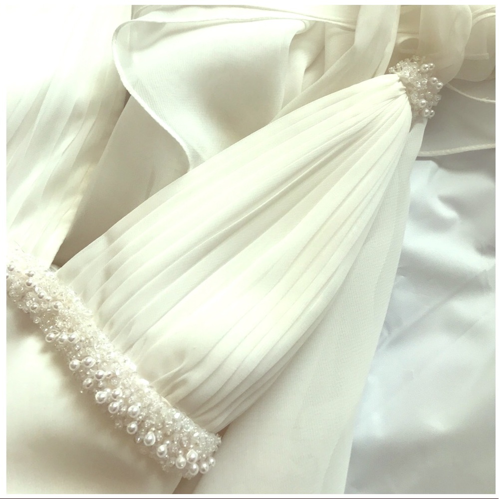 David’s Bridal Halter Wedding Dress size 4